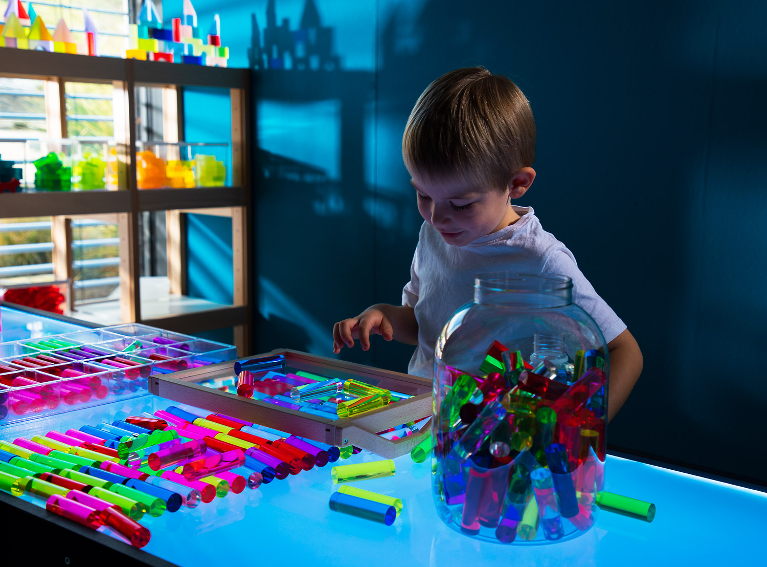 Luxy Regenbogen- Säulen im Holzkasten Luxy Regenbogen- Säulen im Holzkasten