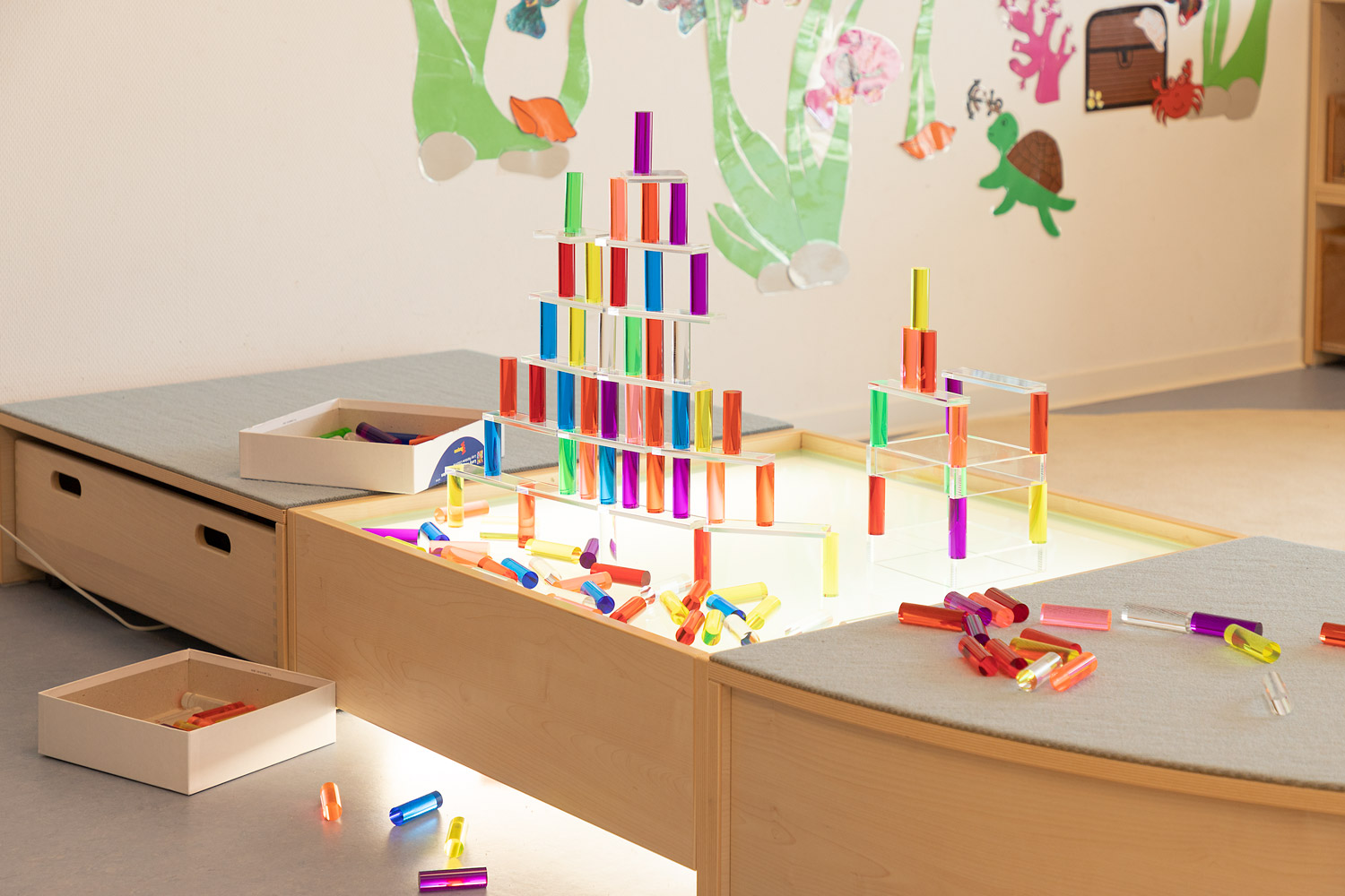 Luxy Regenbogen- Säulen im Holzkasten Luxy Regenbogen- Säulen im Holzkasten